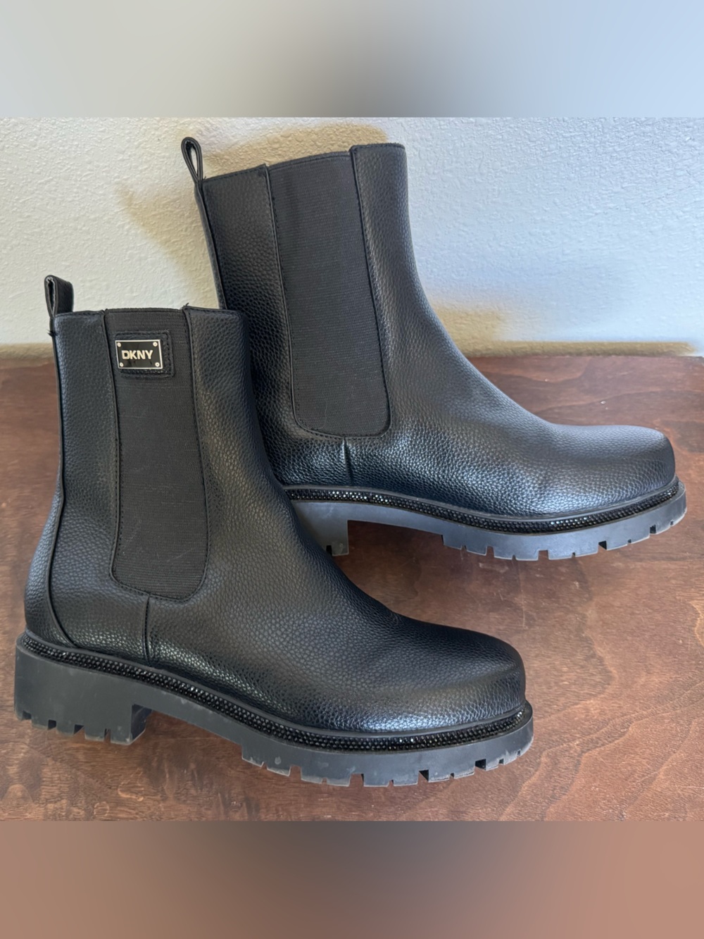 Dkny Black Chelsea Rick 2 Boot size 9